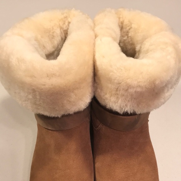 Ugg Heeled Ankle Booties - Picture 4 of 6